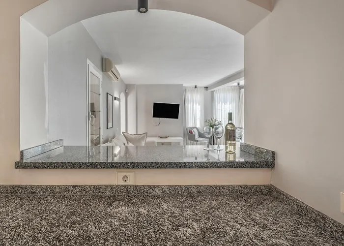 La Caleta Seaside With Pool Villa *