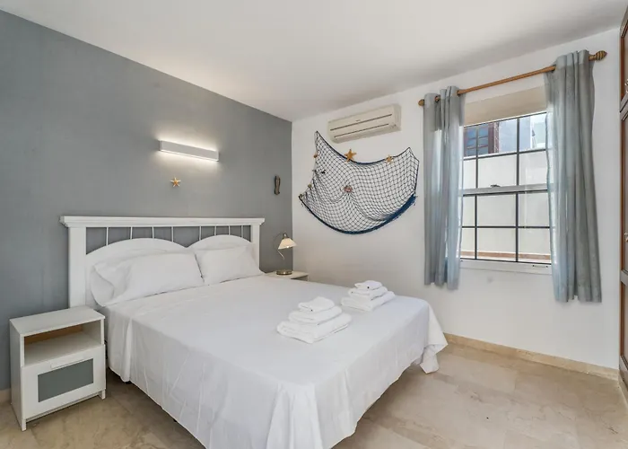 La Caleta Seaside With Pool Villa