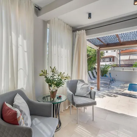 Villa La Caleta Seaside With Pool