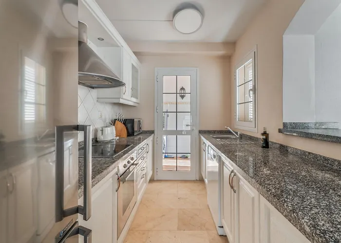 La Caleta Seaside With Pool Вилла Адехе